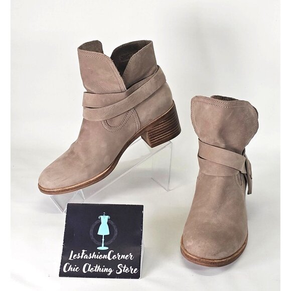 UGG Elora Sahara Women's Taupe Suede Leather Ankle Boots Heel Size 7.5 217 - Picture 1 of 16